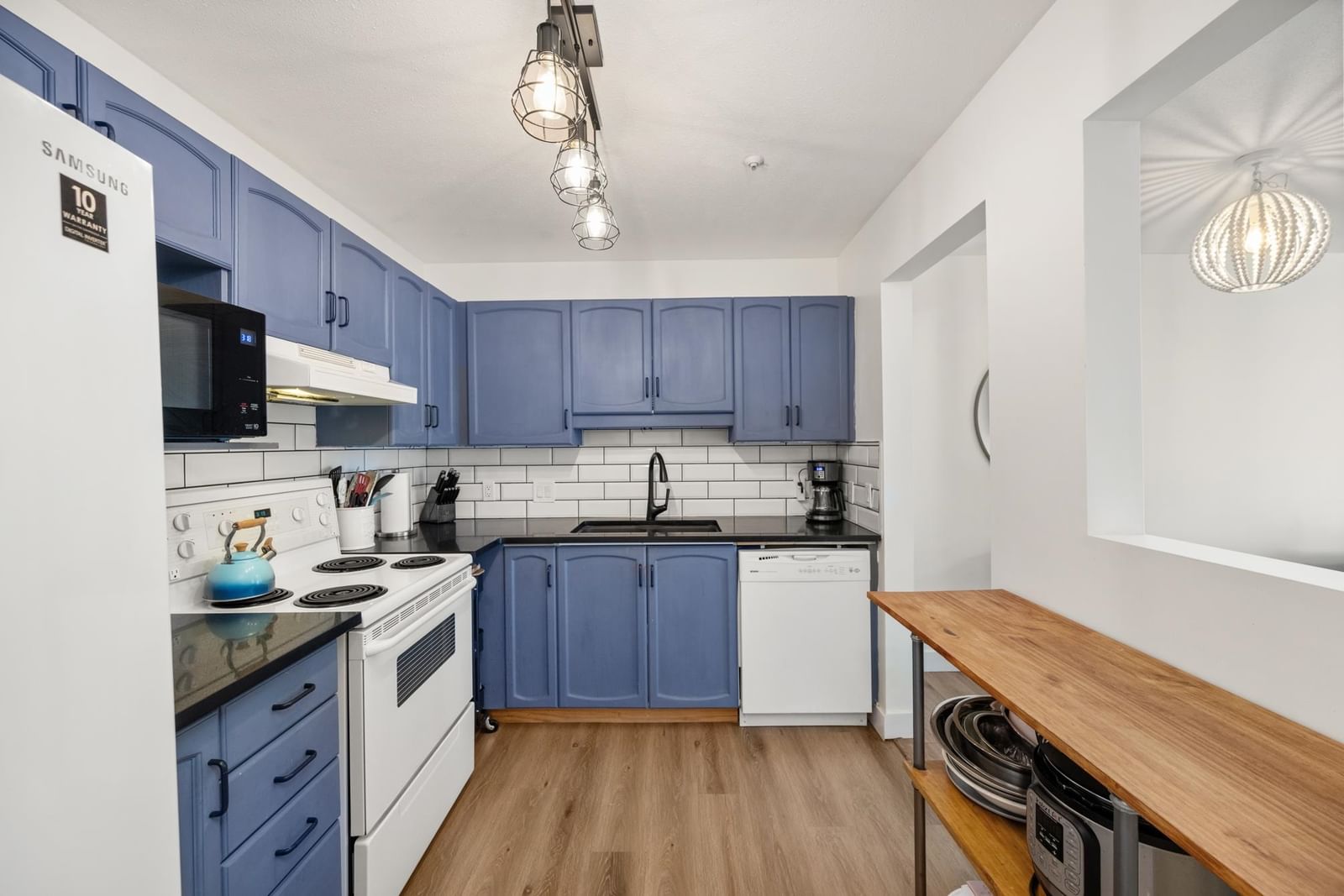 Listing Image 10