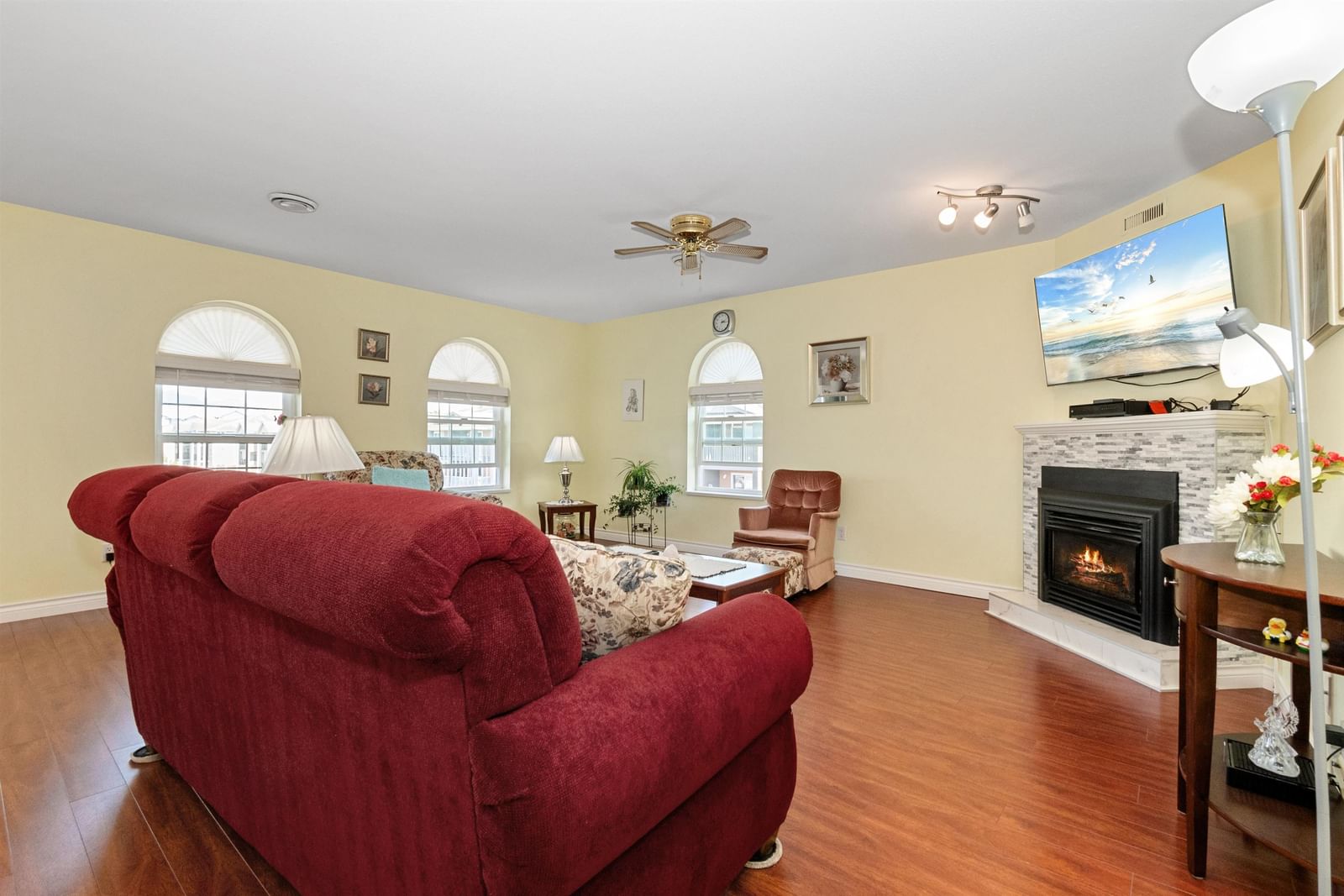 Listing Image 13