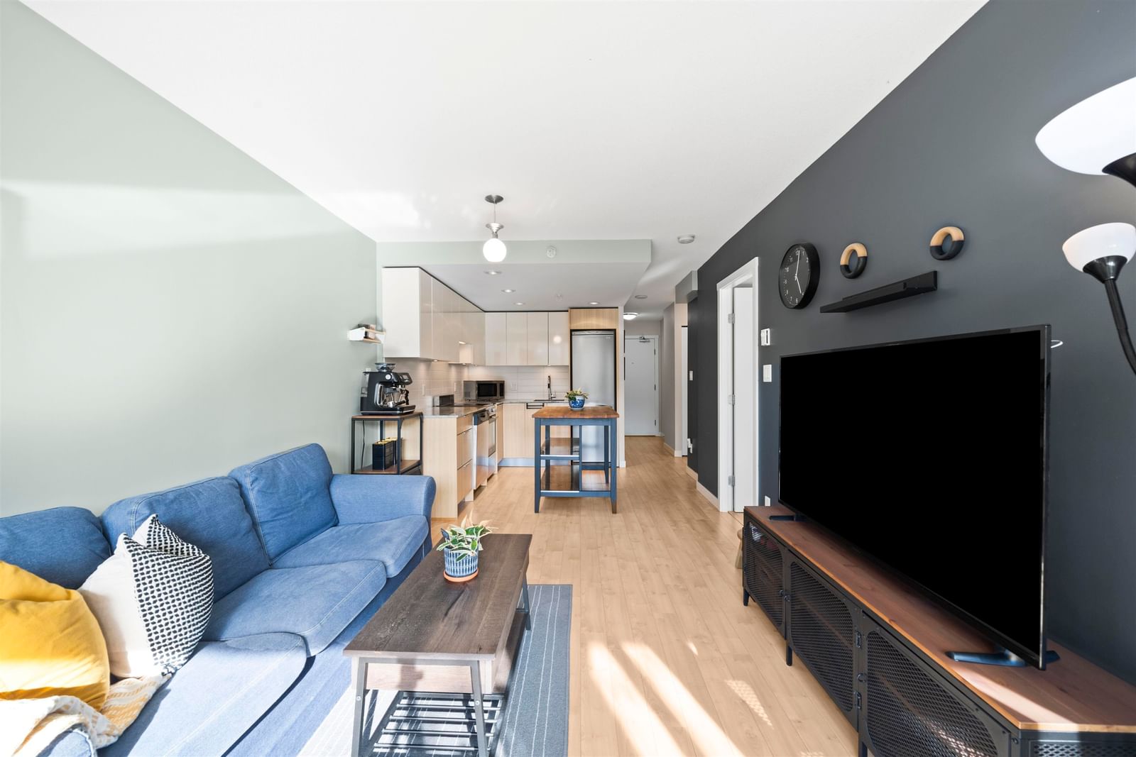 Listing Image 13