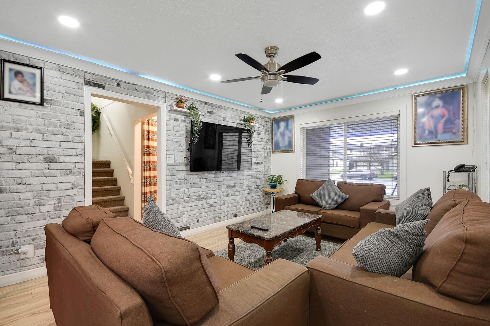 Listing Image 5