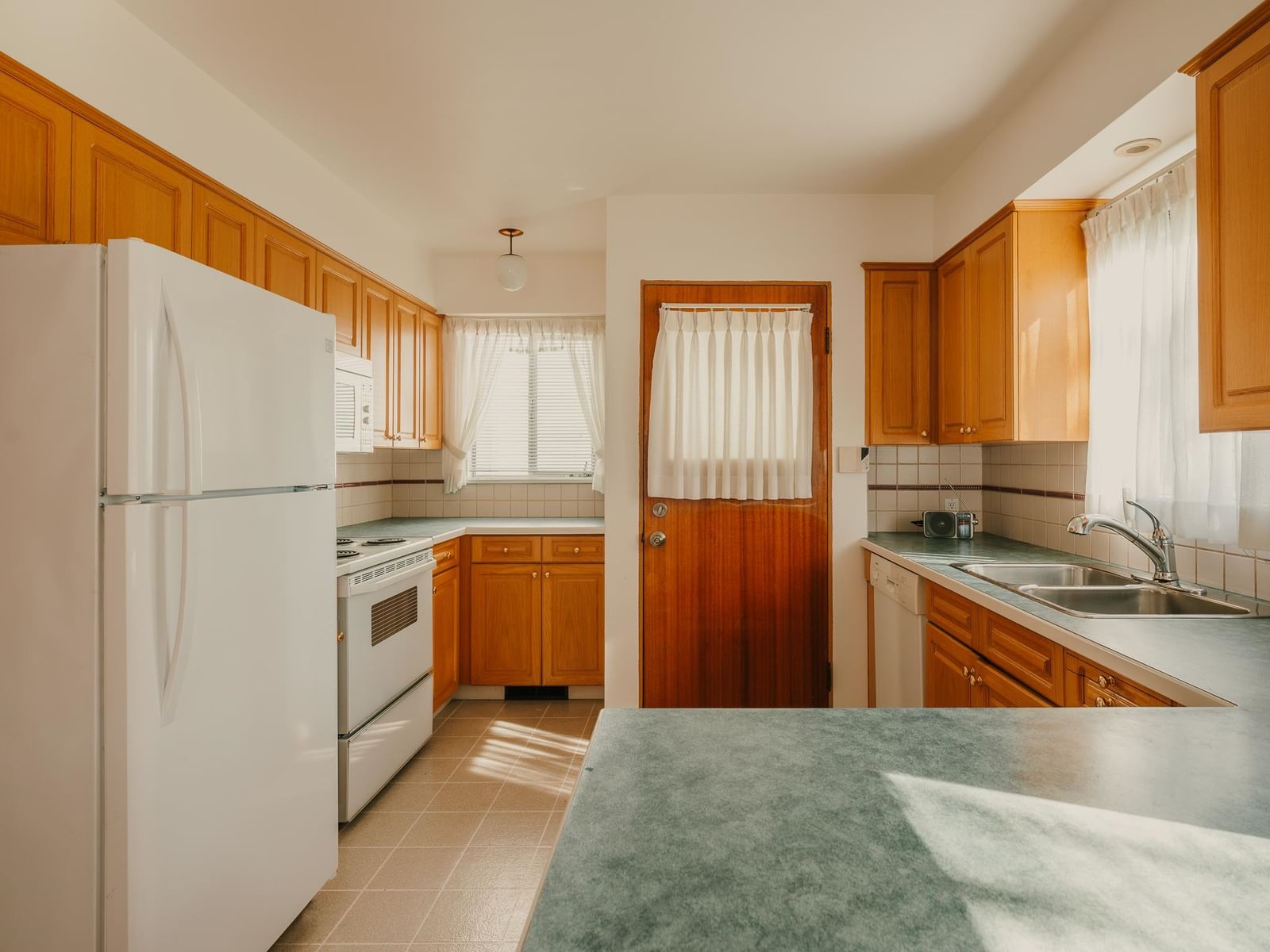 Listing Image 19