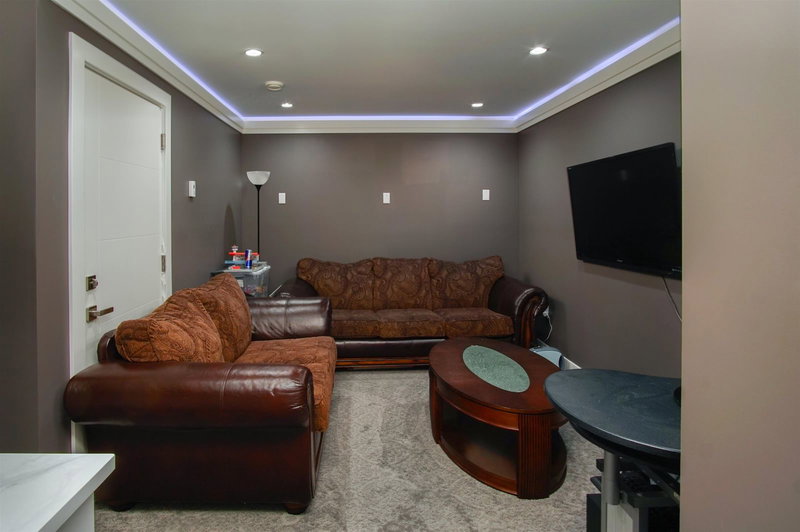 19247 71 Avenue, Surrey, V4N 6V1 | Image 3