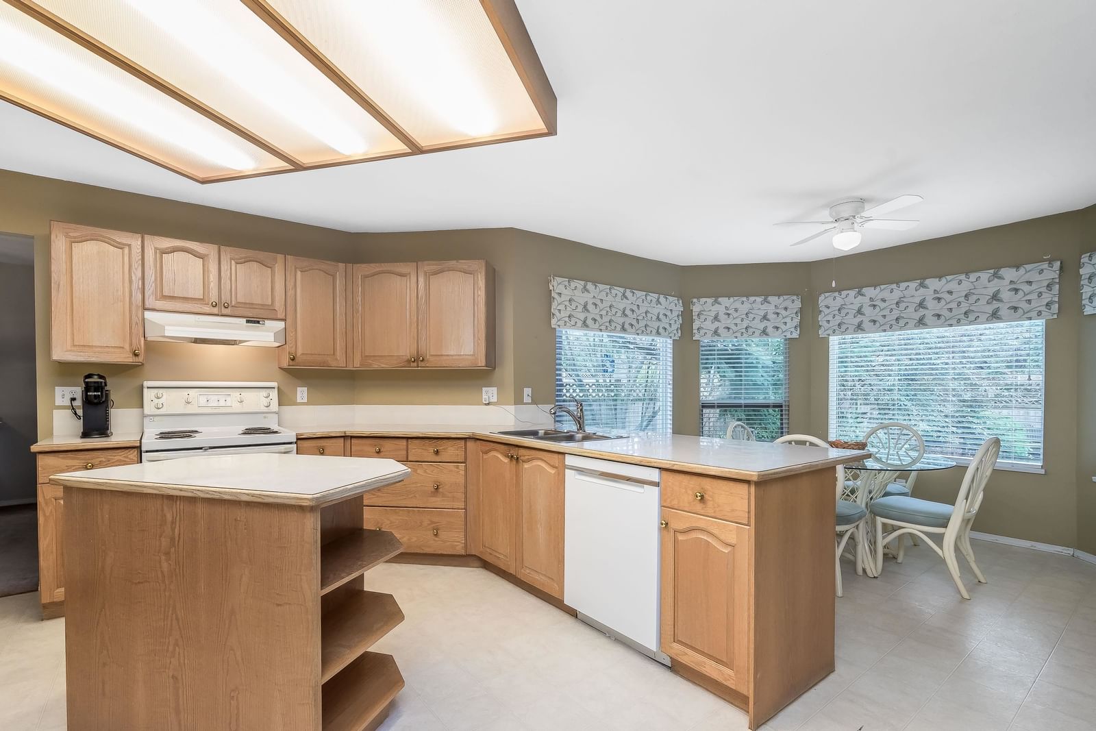 Listing Image 19