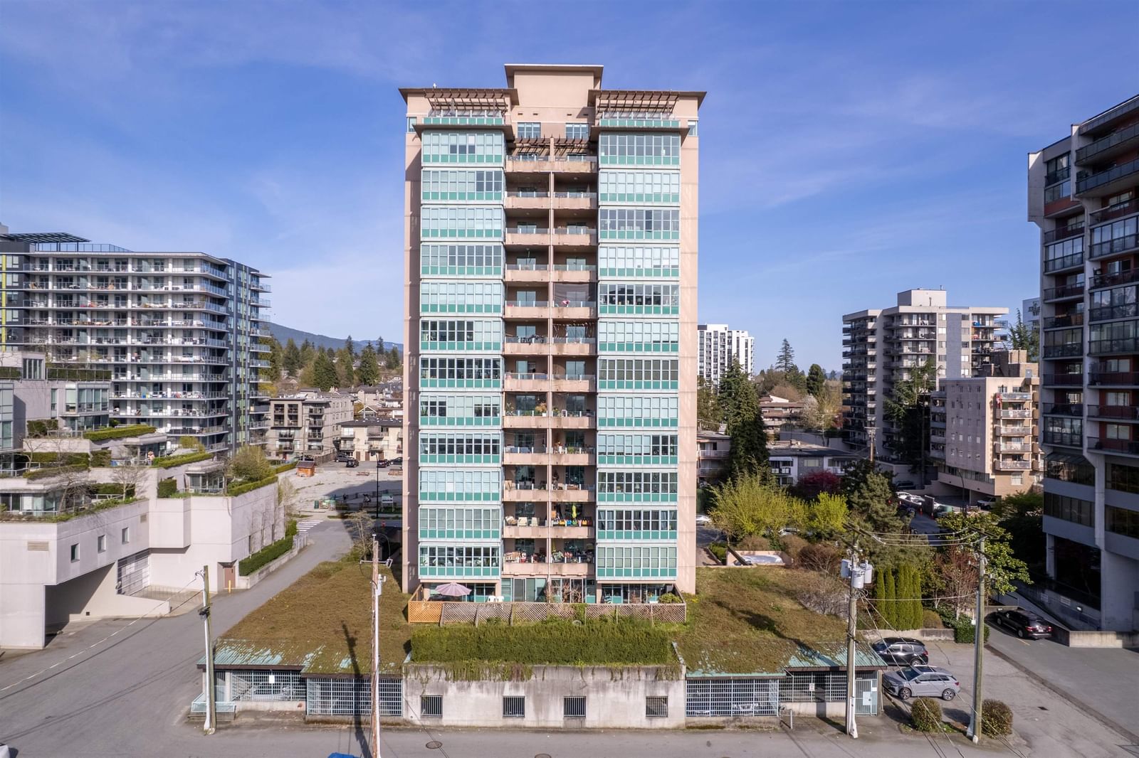 Listing Image 19