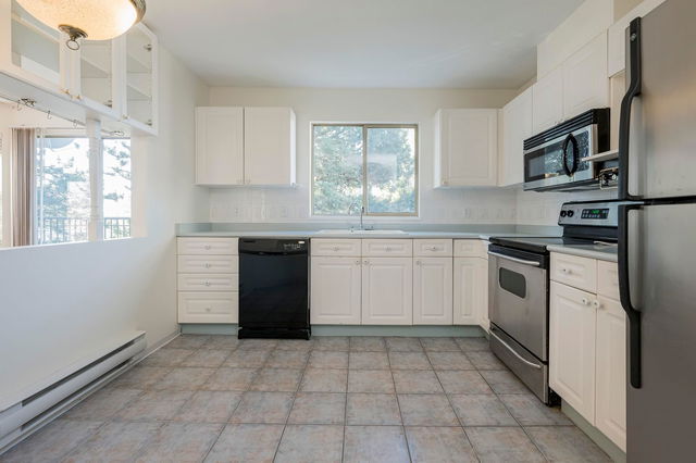302 - 15440 Vine Avenue