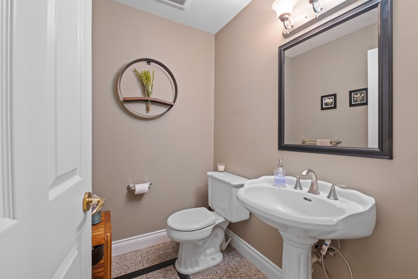 Listing Image 22