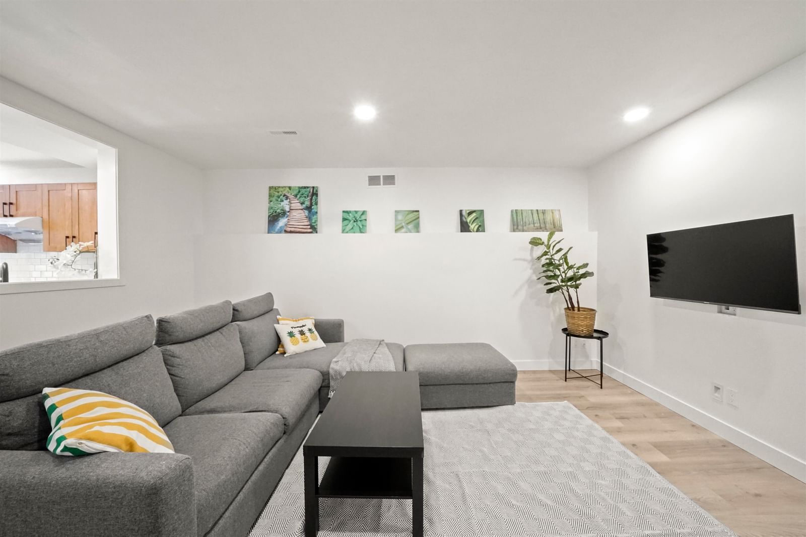 Listing Image 32