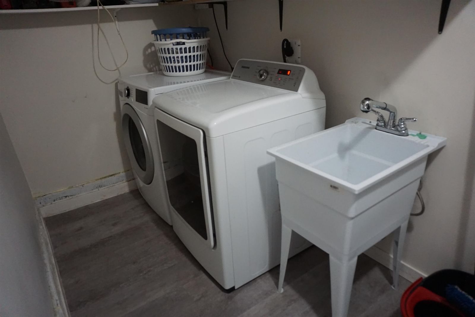 Listing Image 10