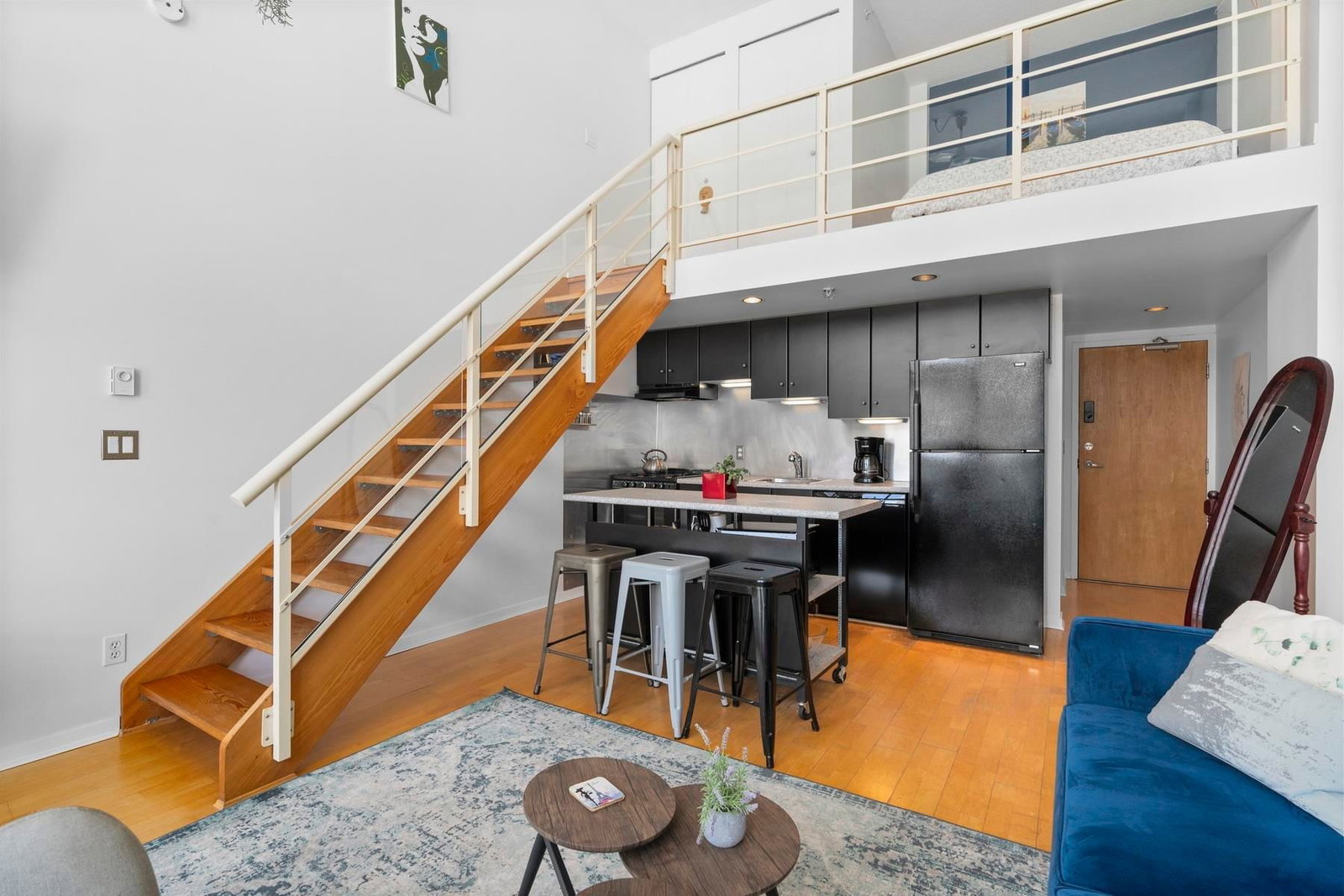 Listing Image 10