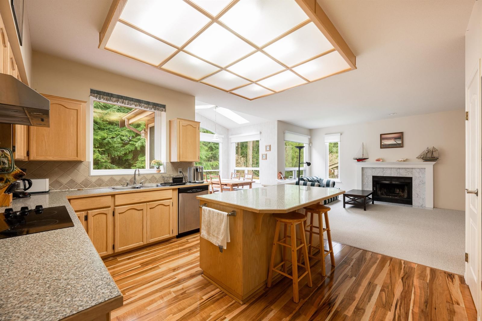 Listing Image 10