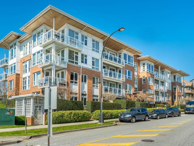 717 Chesterfield Avenue #203, North Vancouver, British Columbia