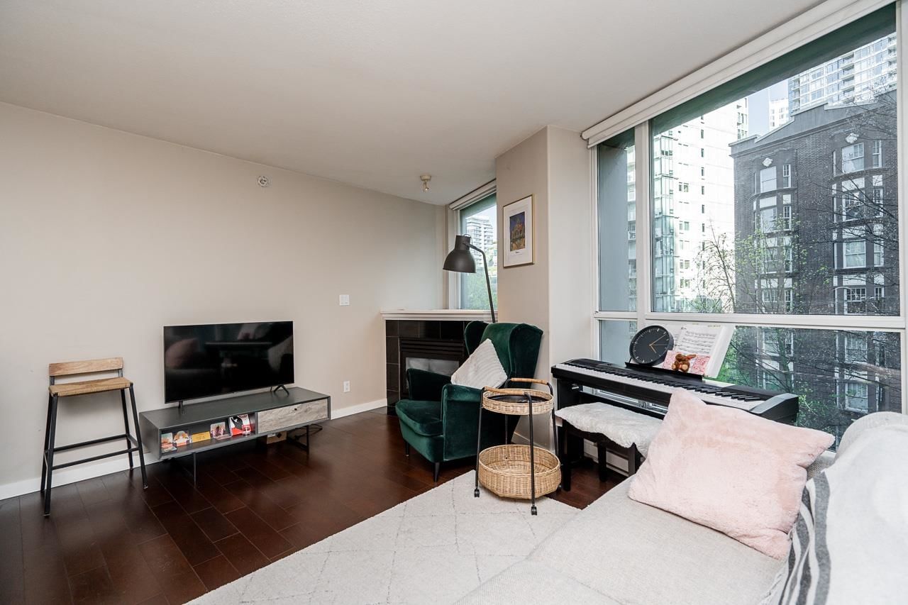 Listing Image 12
