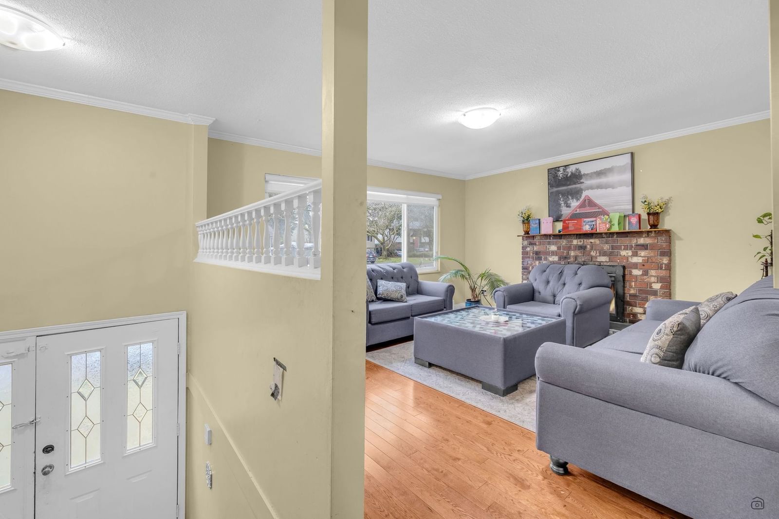 Listing Image 4
