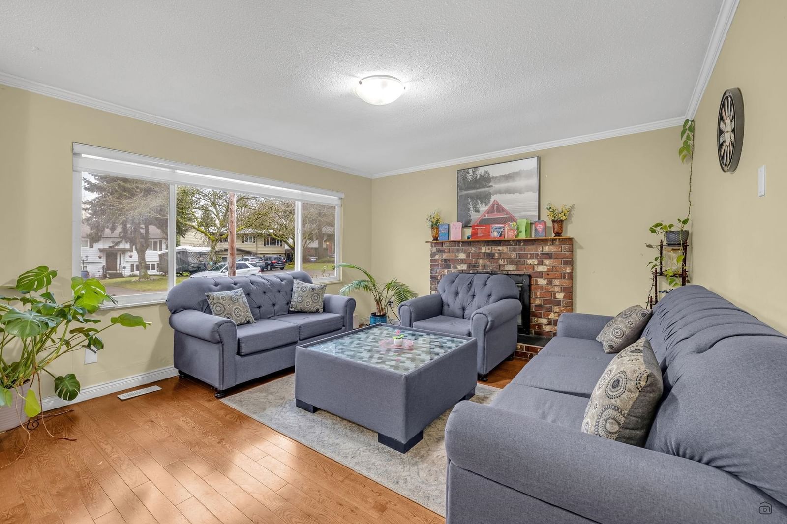 Listing Image 5