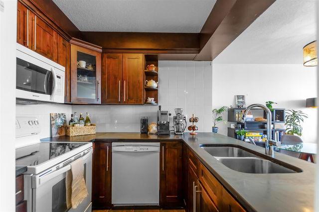 2307 - 9521 Cardston Court