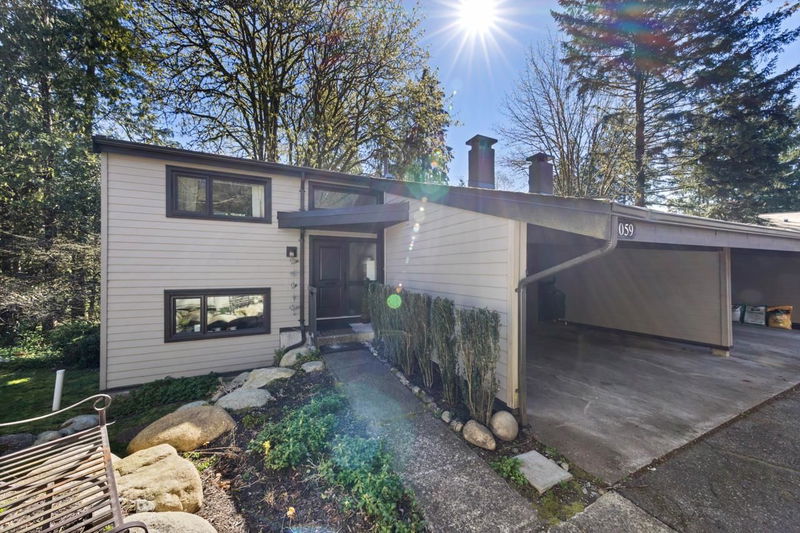 1059 Heritage Boulevard, North Vancouver, British Columbia