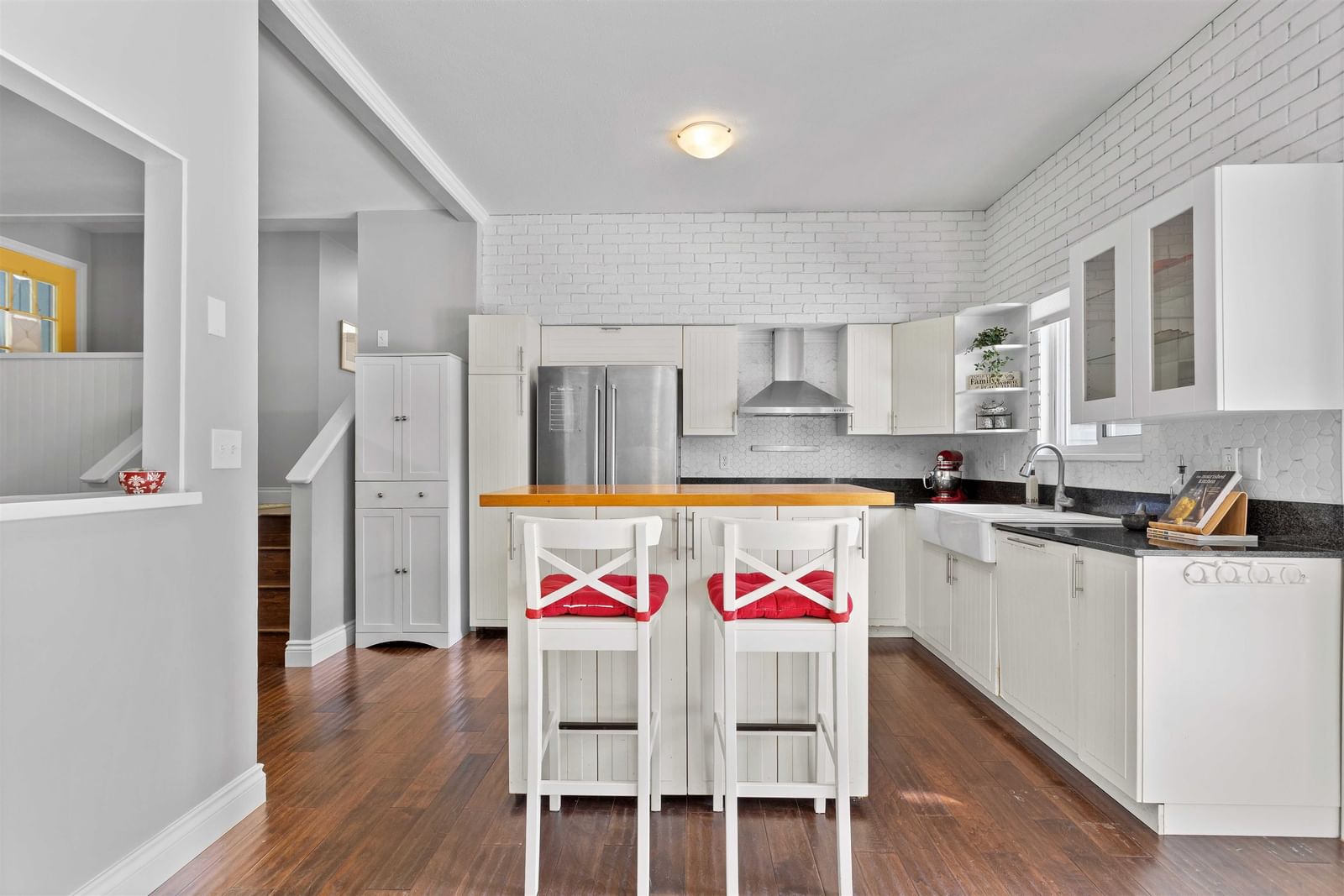 Listing Image 11