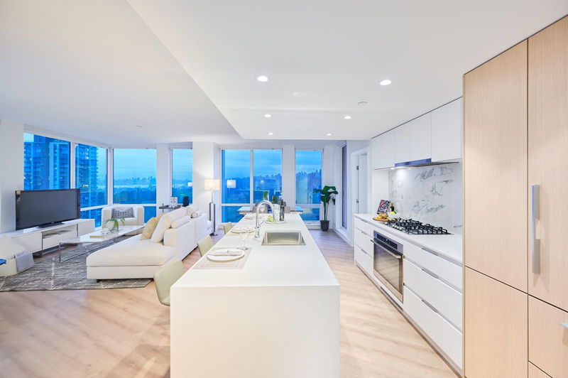 1500 Fern Street #1607, North Vancouver, British Columbia