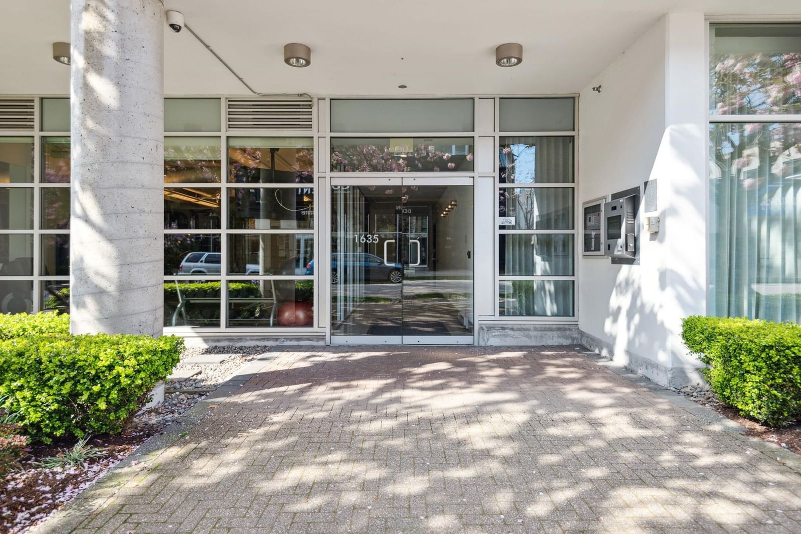 Listing Image 28