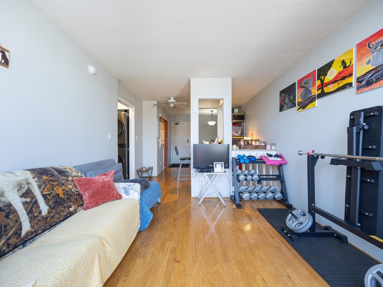 Listing Image 6