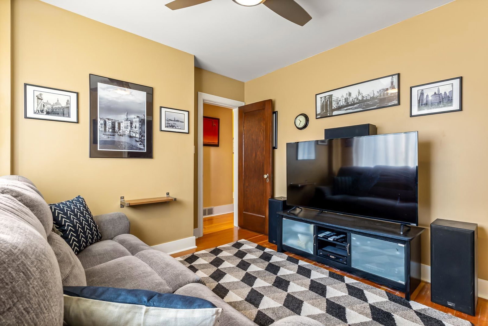 Listing Image 15