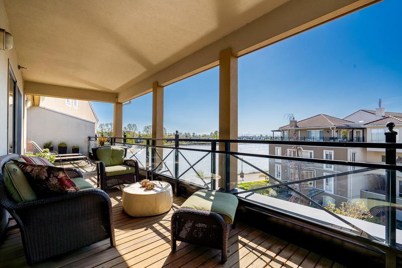 3 Renaissance Square #409, New Westminster, British Columbia