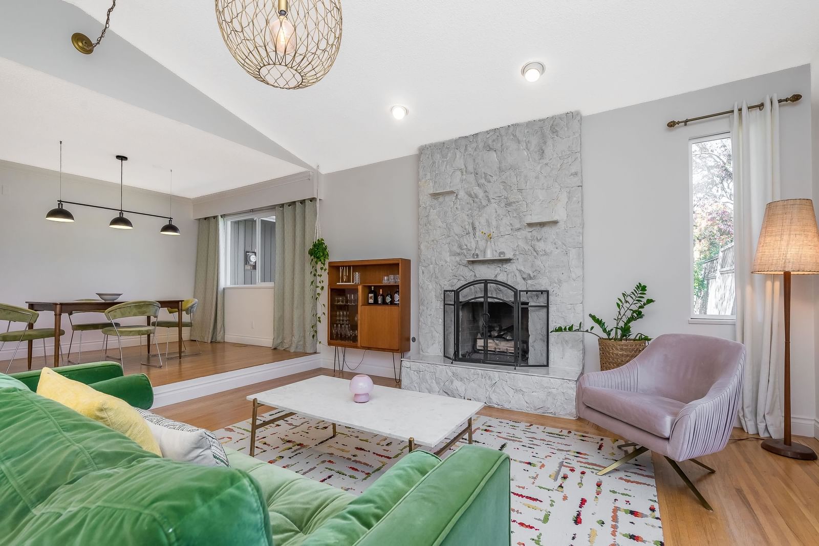 Listing Image 9