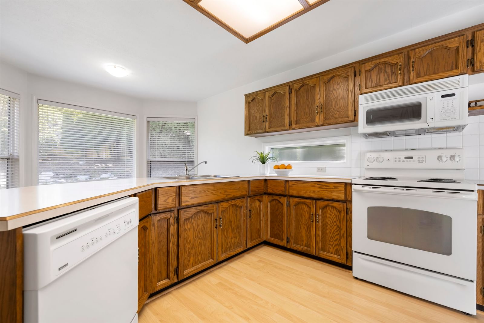 Listing Image 14