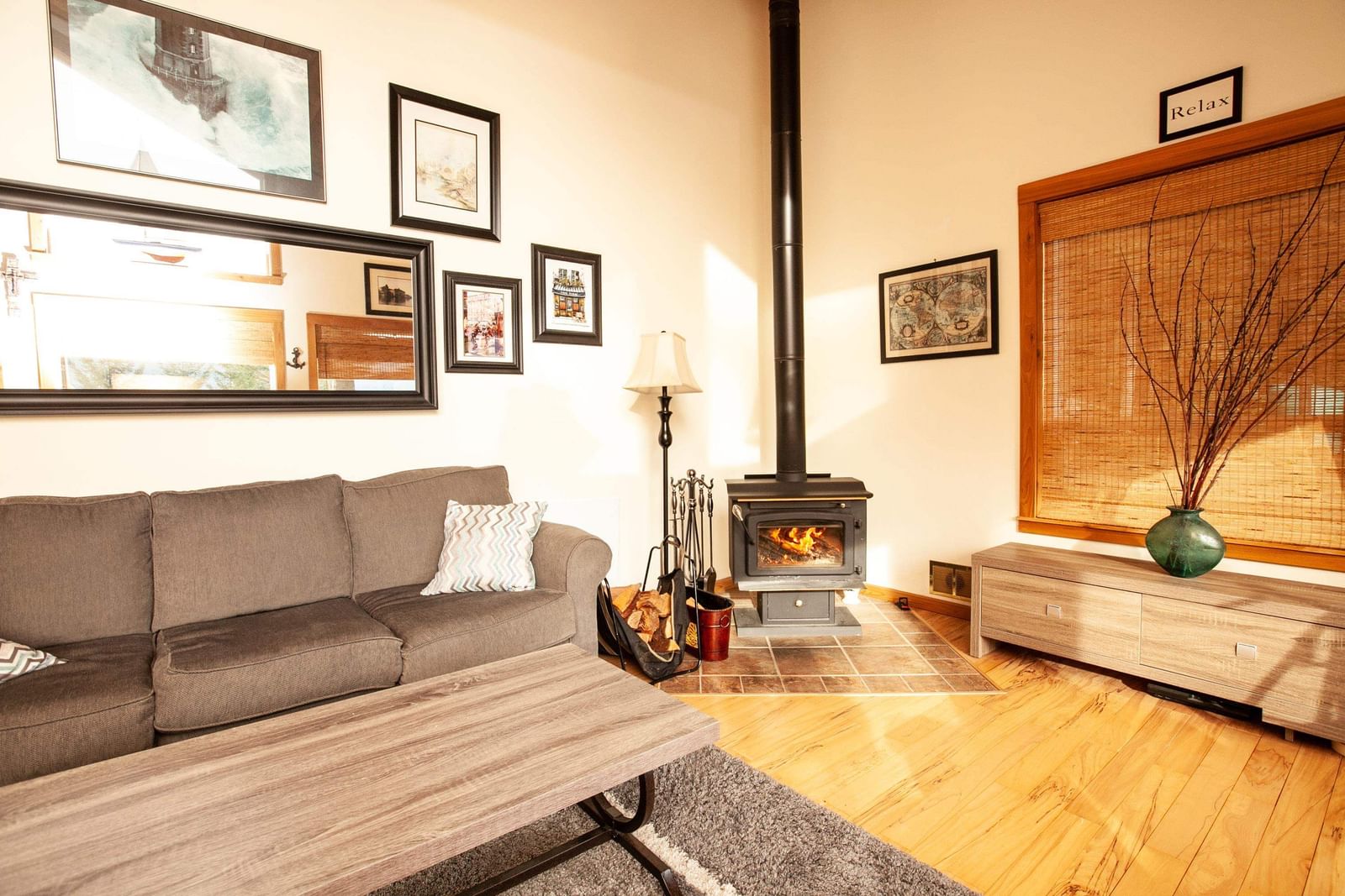 Listing Image 12