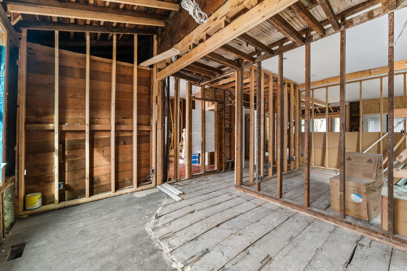 Listing Image 12