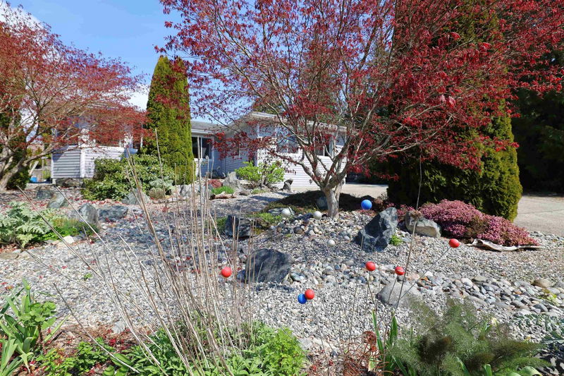 6330 Oracle Road, Sechelt, British Columbia