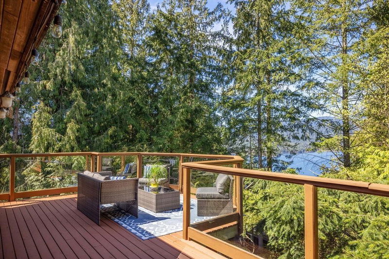 5864 Skookumchuk Road, Sechelt, British Columbia