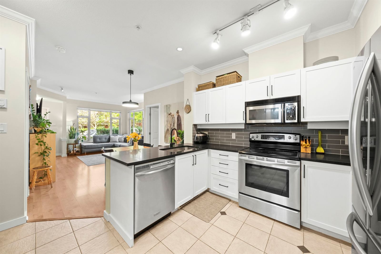 Listing Image 13