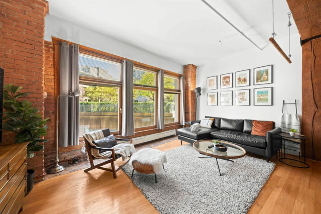 305 - 518 Beatty Street