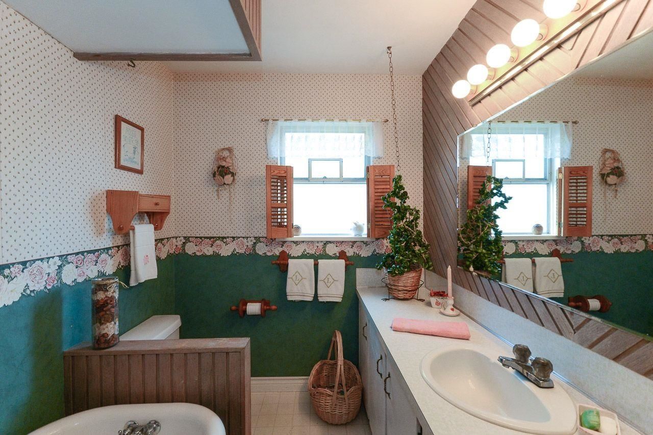 Listing Image 11