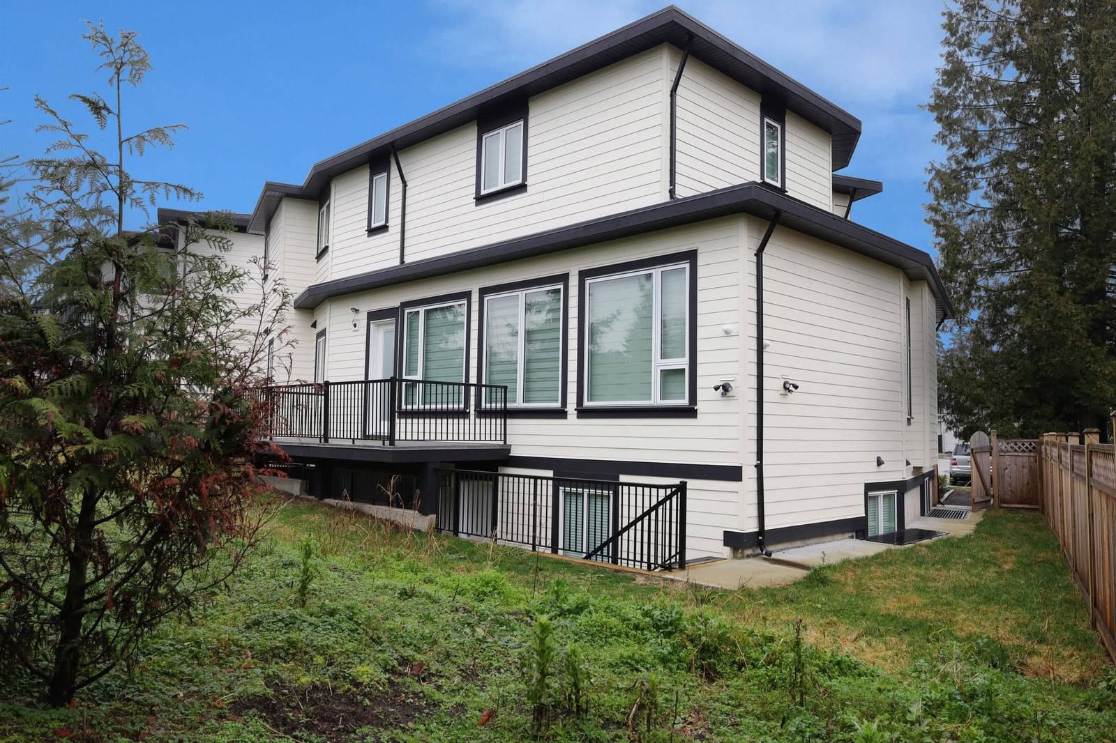 Listing Image 17
