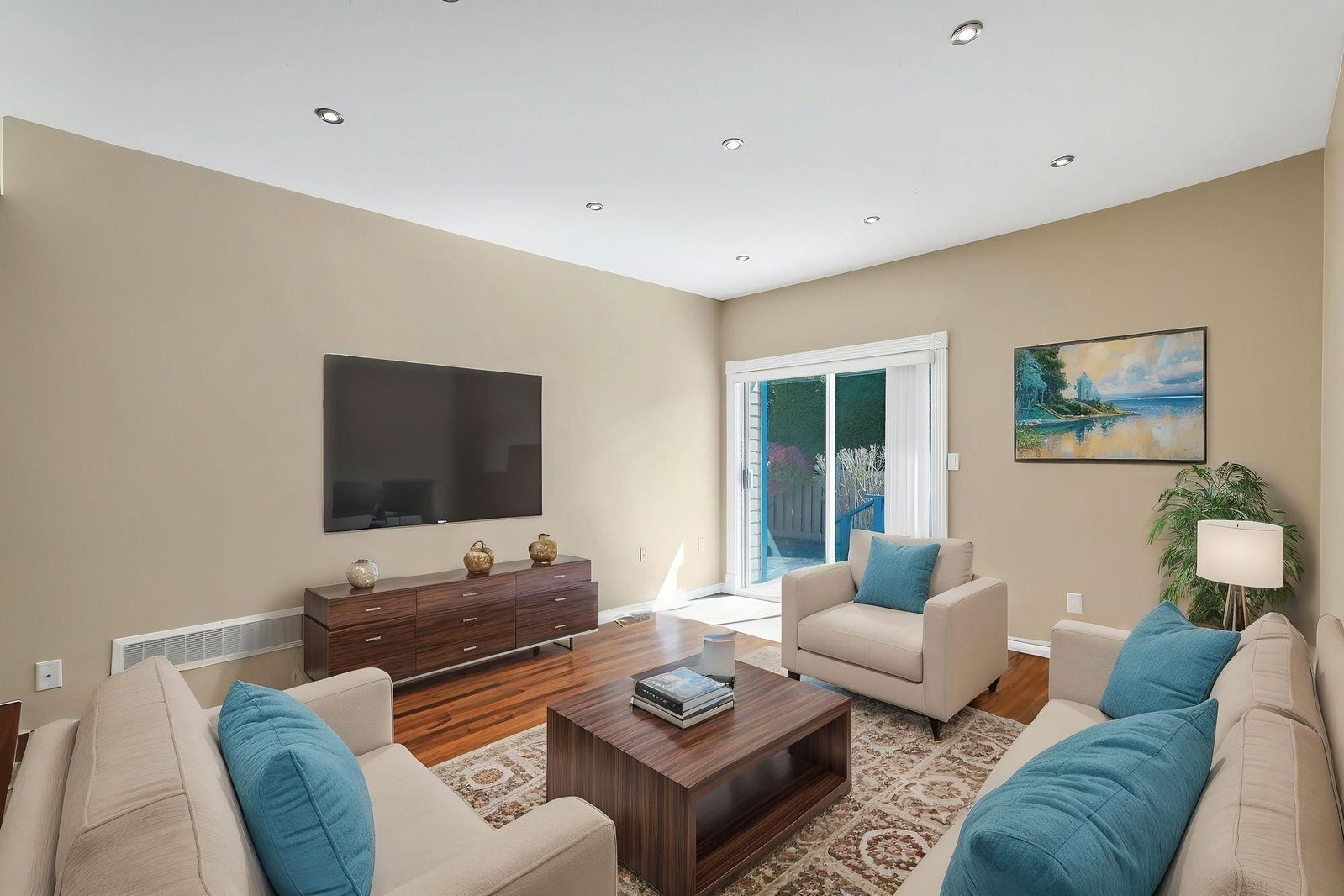 Listing Image 11