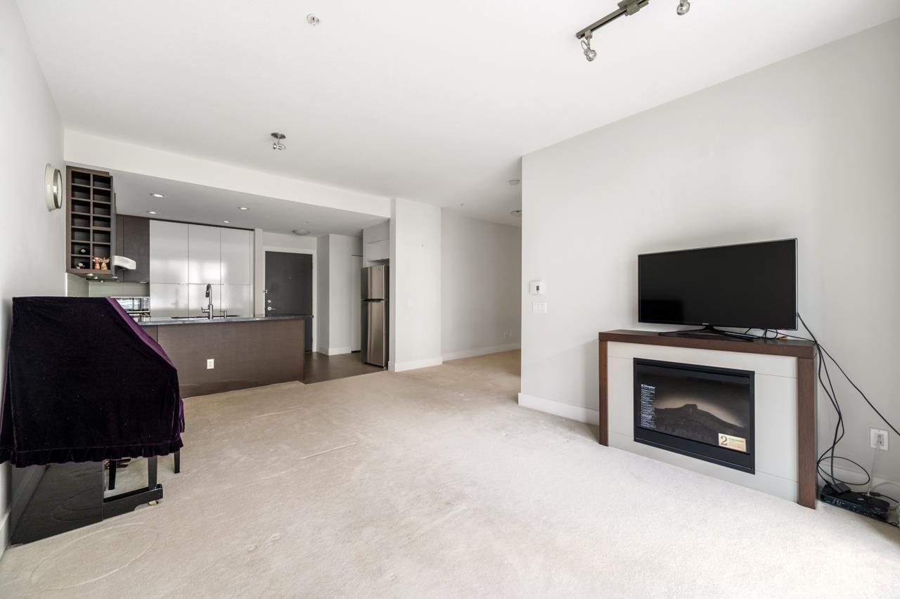 Listing Image 6