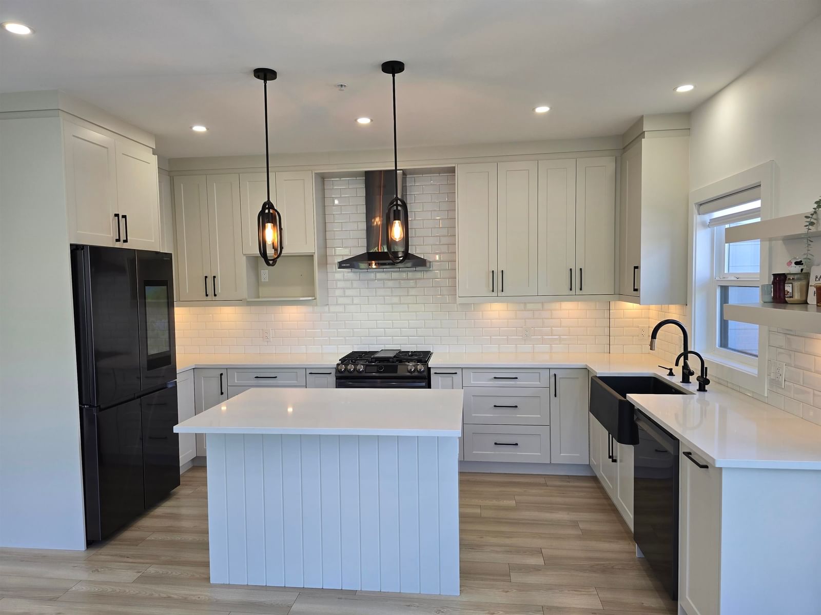Listing Image 14