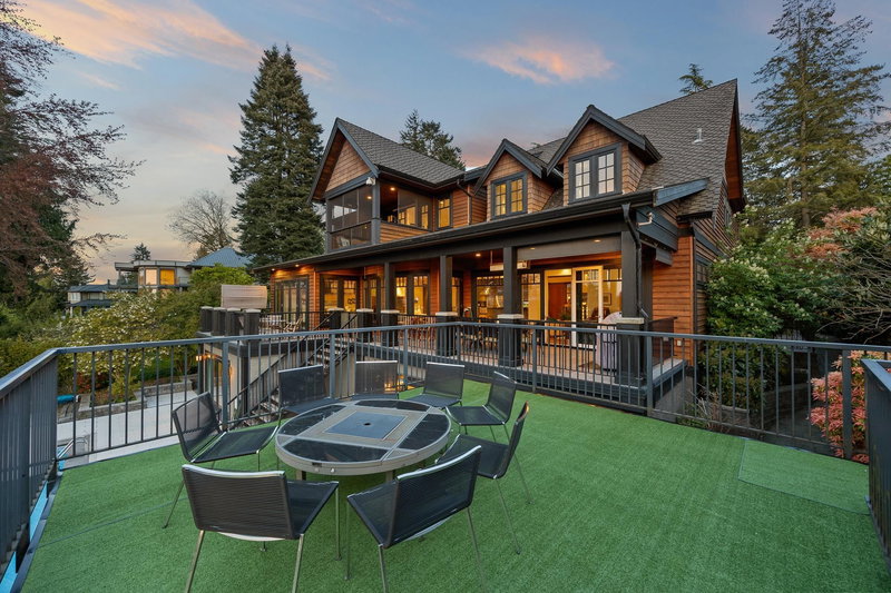 2737 Crescent Drive, Surrey, V4A 3J9 | Image 2