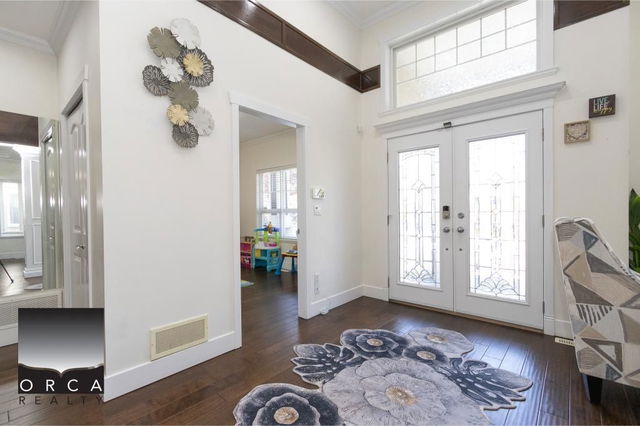MAIN + TOP LVL - 19172 69a Avenue