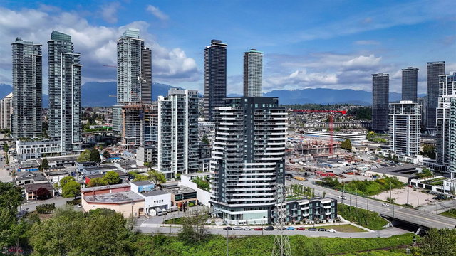 1707 - 4433 Alaska Street W