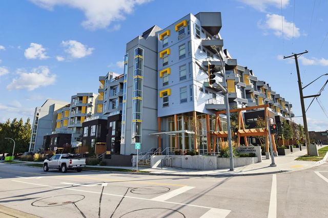 202 - 32828 Landeau Place