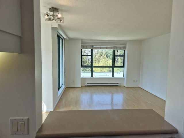 703 - 3071 Glen Drive
