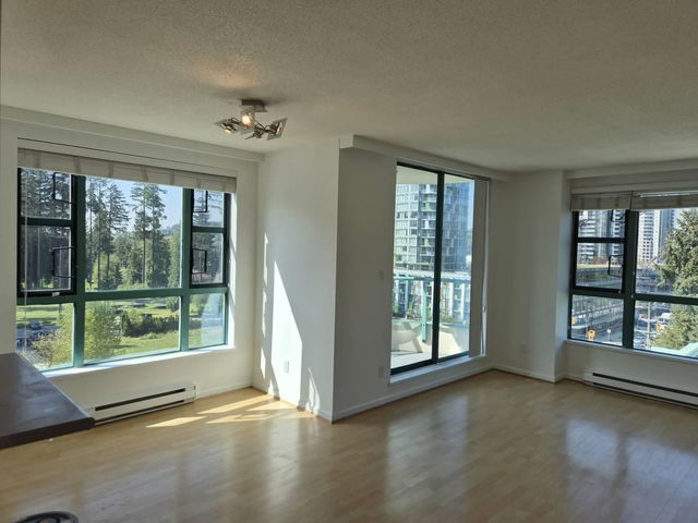 703 - 3071 Glen Drive