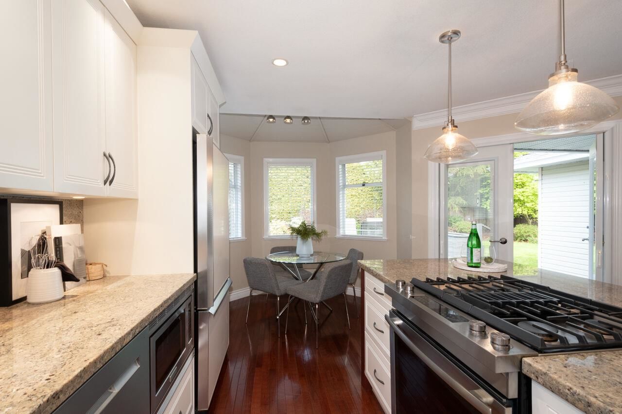 Listing Image 11