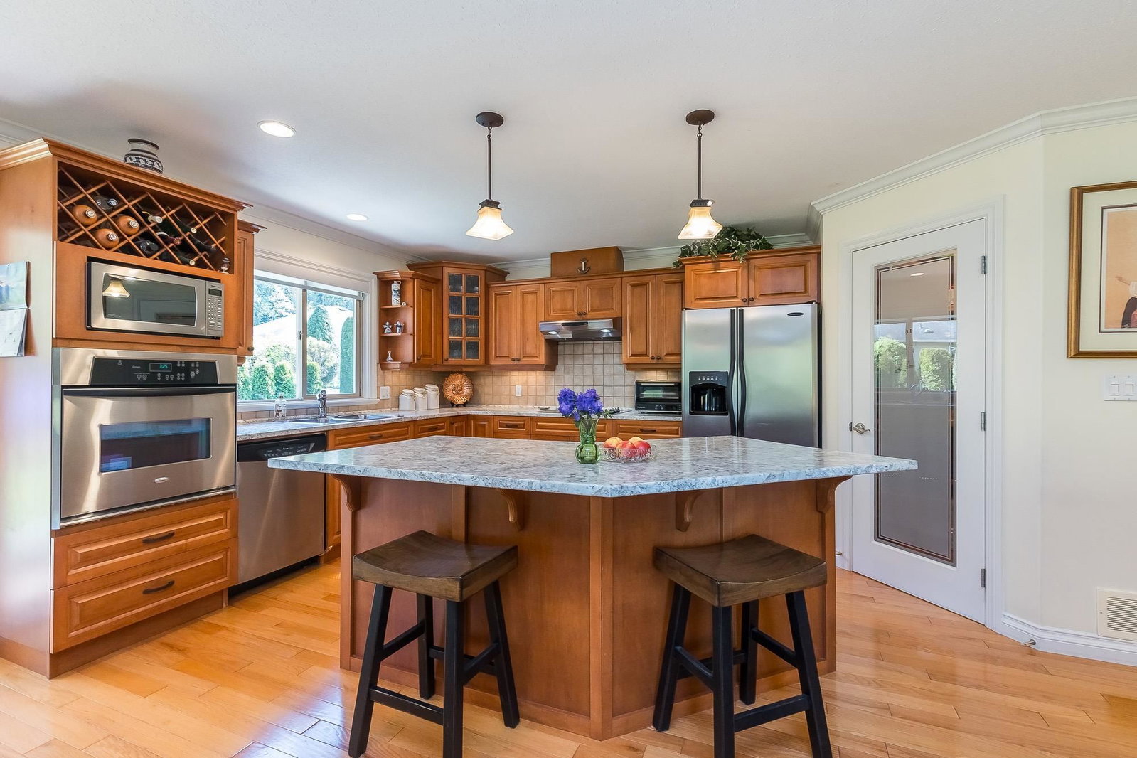 Listing Image 10