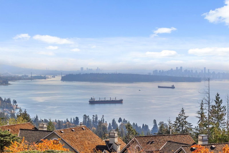 5401 West Vista Court, West Vancouver, V7W 3G8 | Image 2