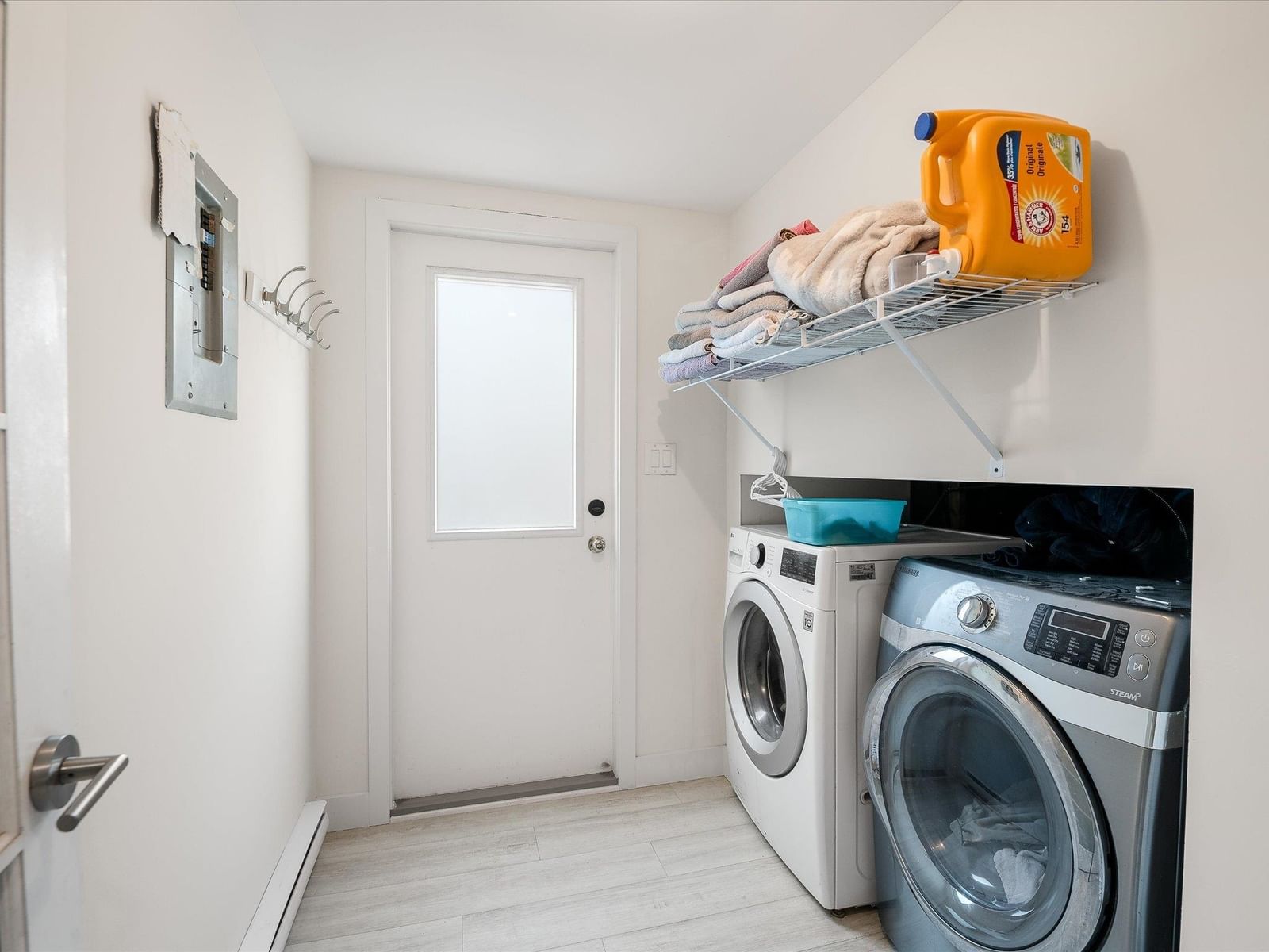 Listing Image 11