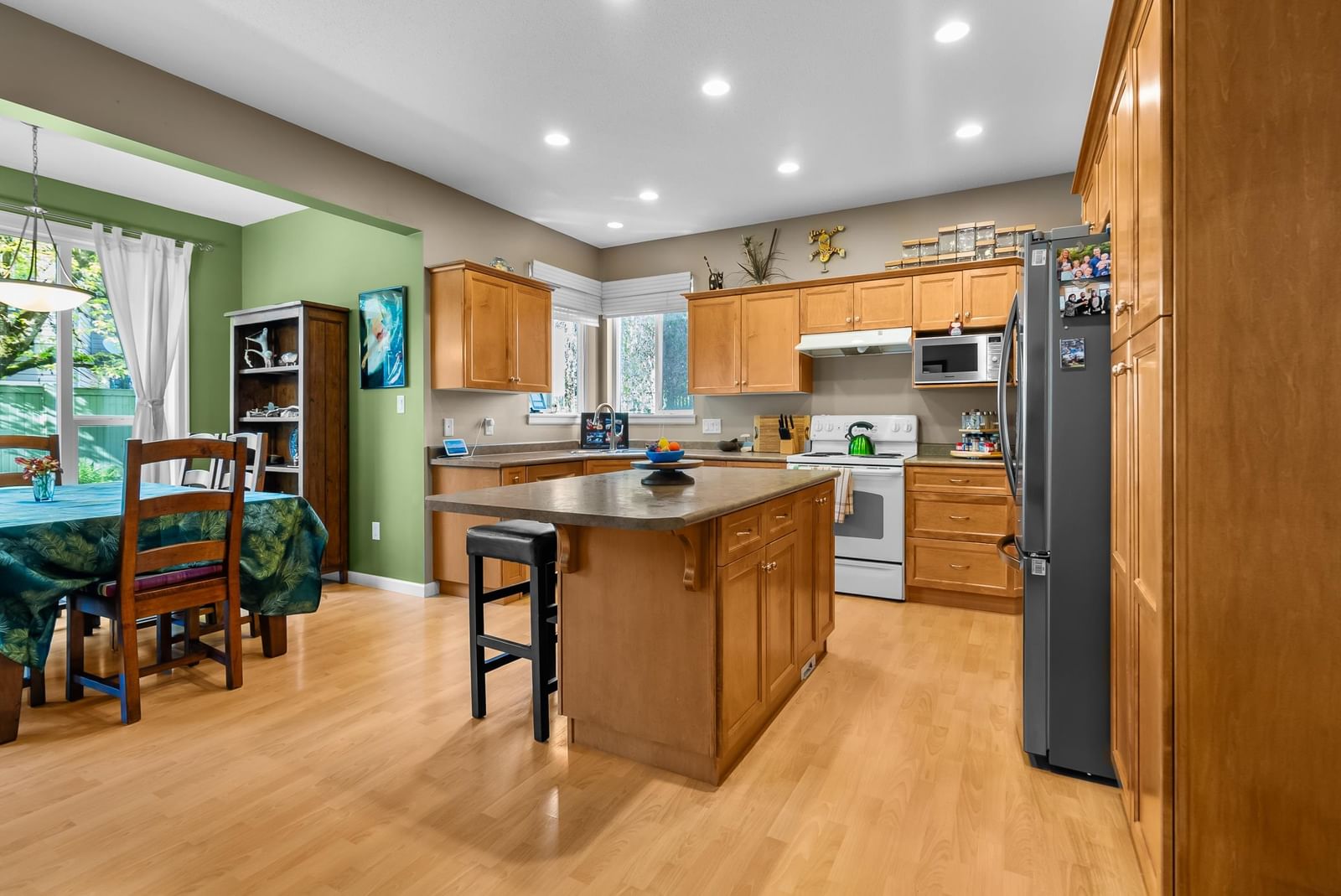 Listing Image 10
